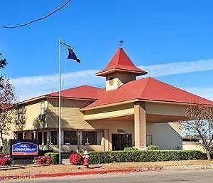 Fredericksburg Hill Country Hotel